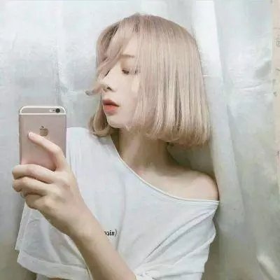 芒果和红色轮椅